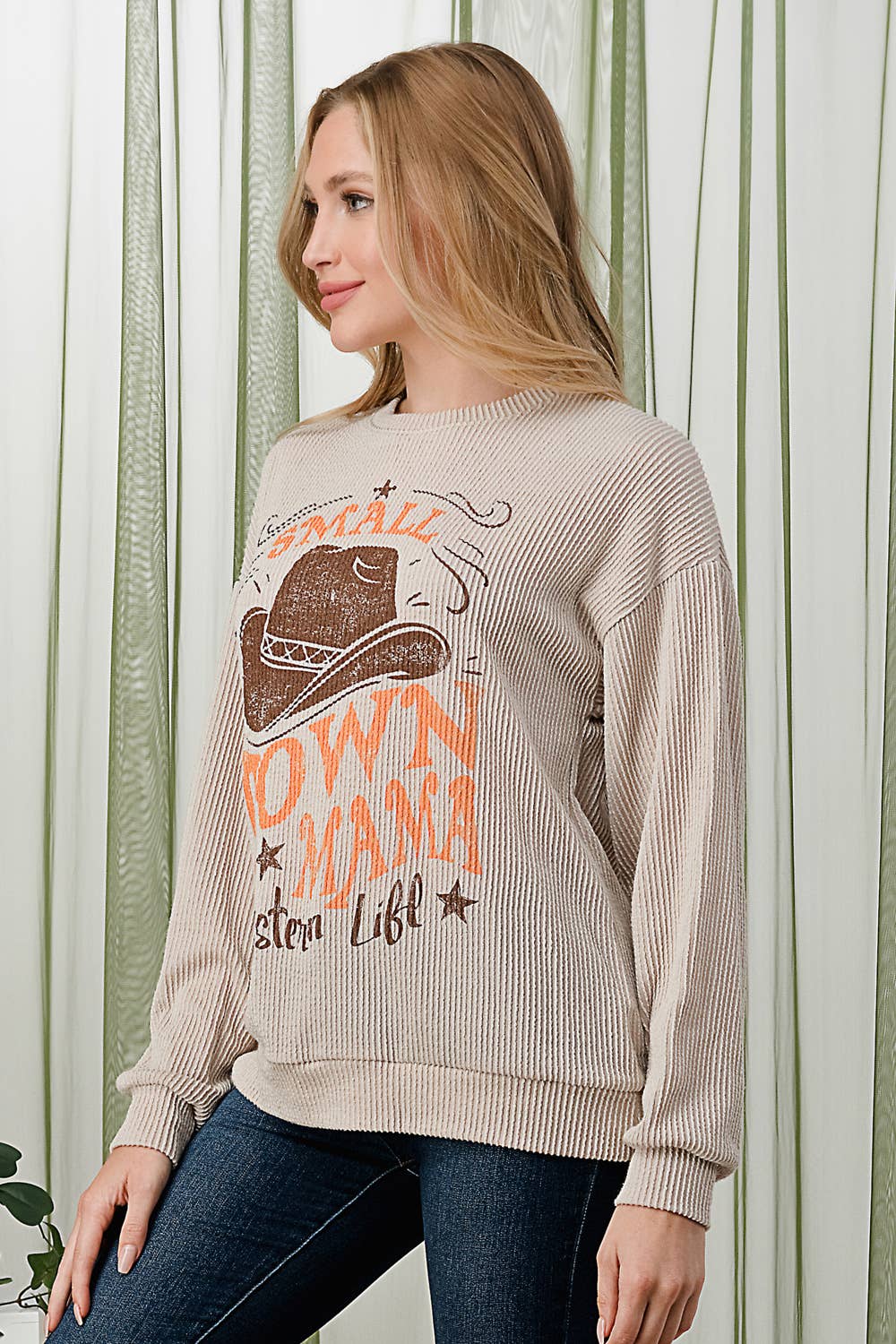 RIBBED SMALL TOWN MAMA GRAPHIC SWEATSHIRT: Small / OATMEAL