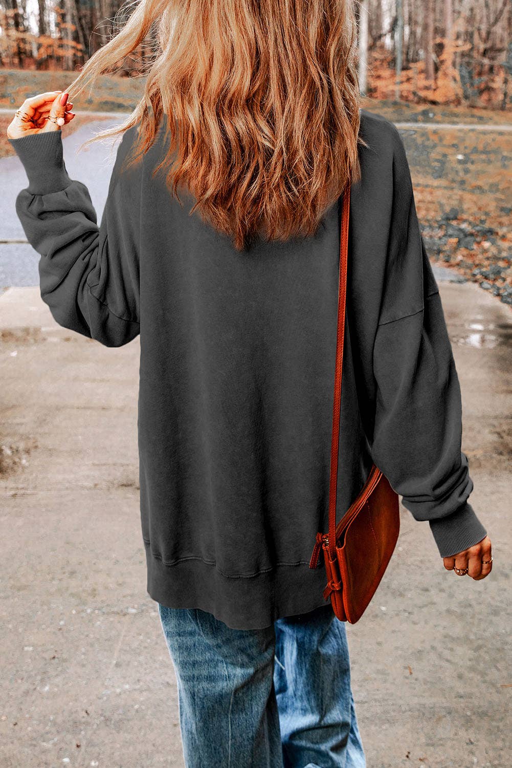 Oversized Sweatshirt with Drop Shoulder Design: CASUAL / S / Black